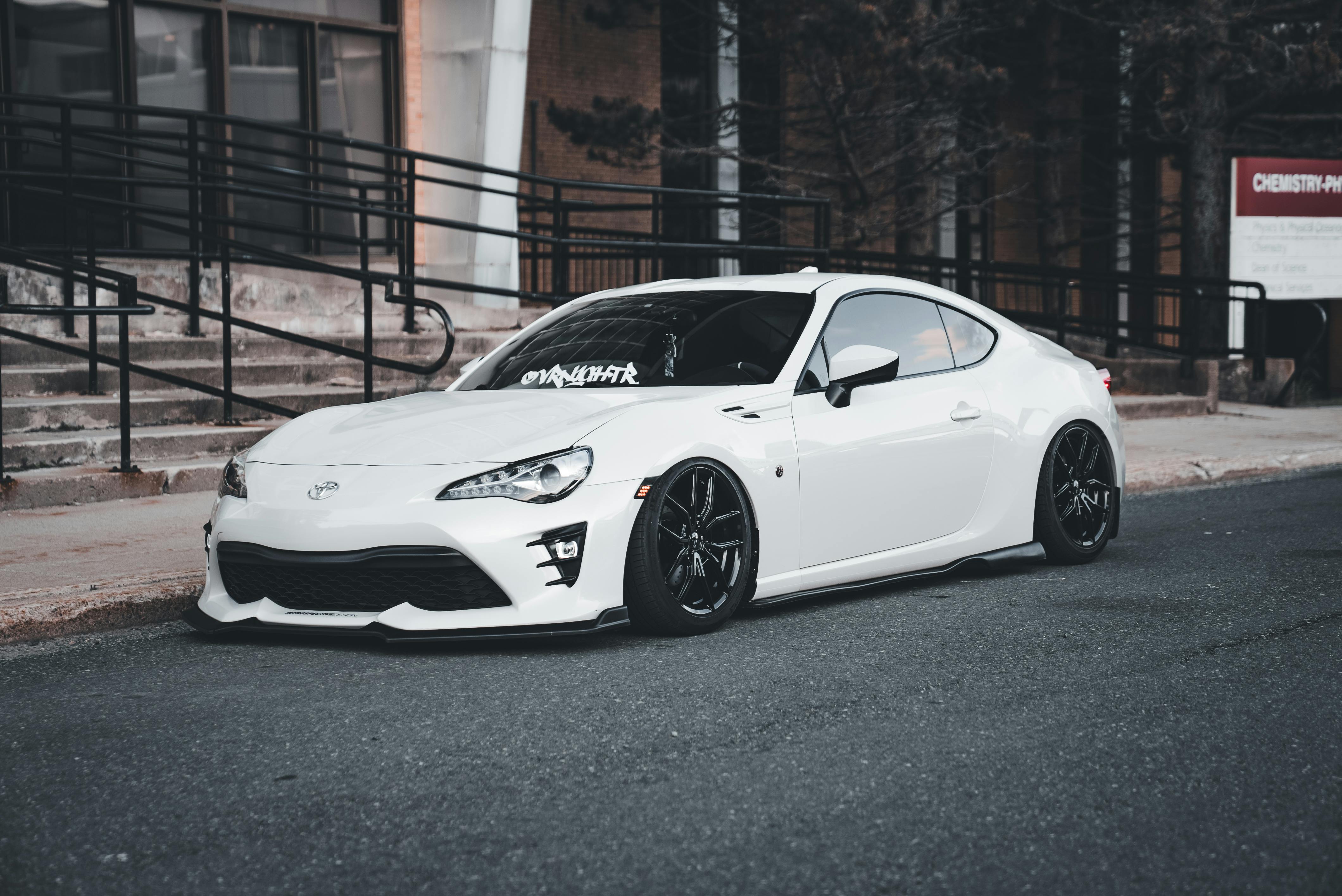 fitment architecture automotive data integration — Photo by Erik Mclean on Pexels
