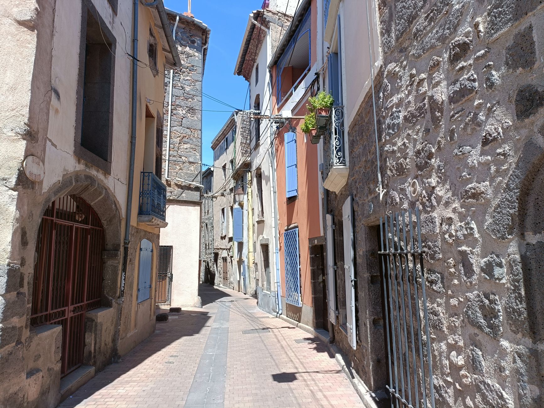 Canicule exceptionnelle en septembre : cours suspendus dans l’Hérault et le Gard
