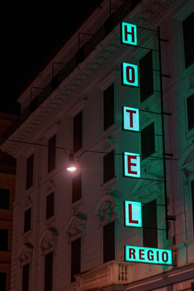 Turned-on Hotel Regio Signage