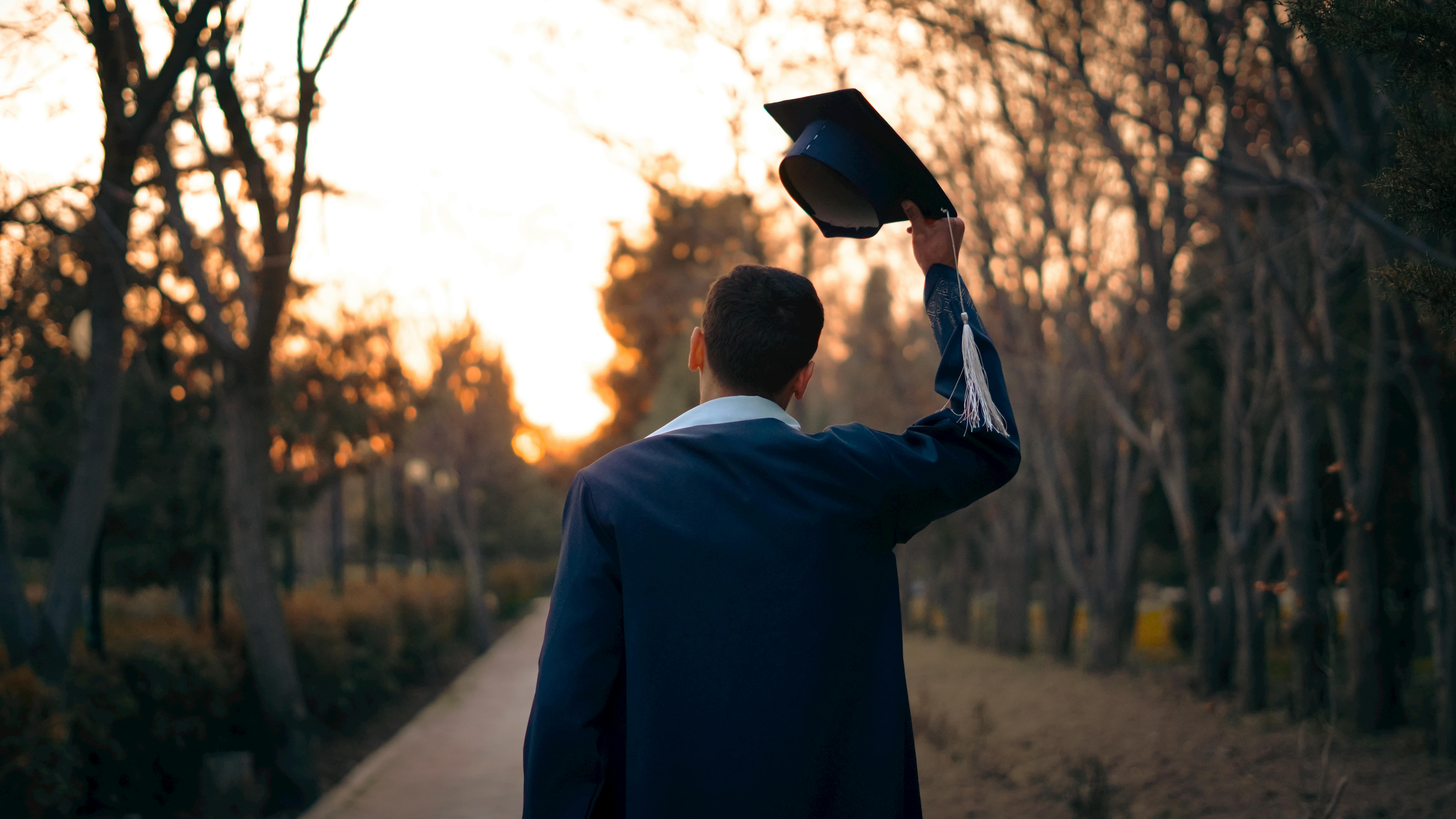 professional certifications list professional certifications meaning — Photo by Zanyar Ibrahim on Pexels