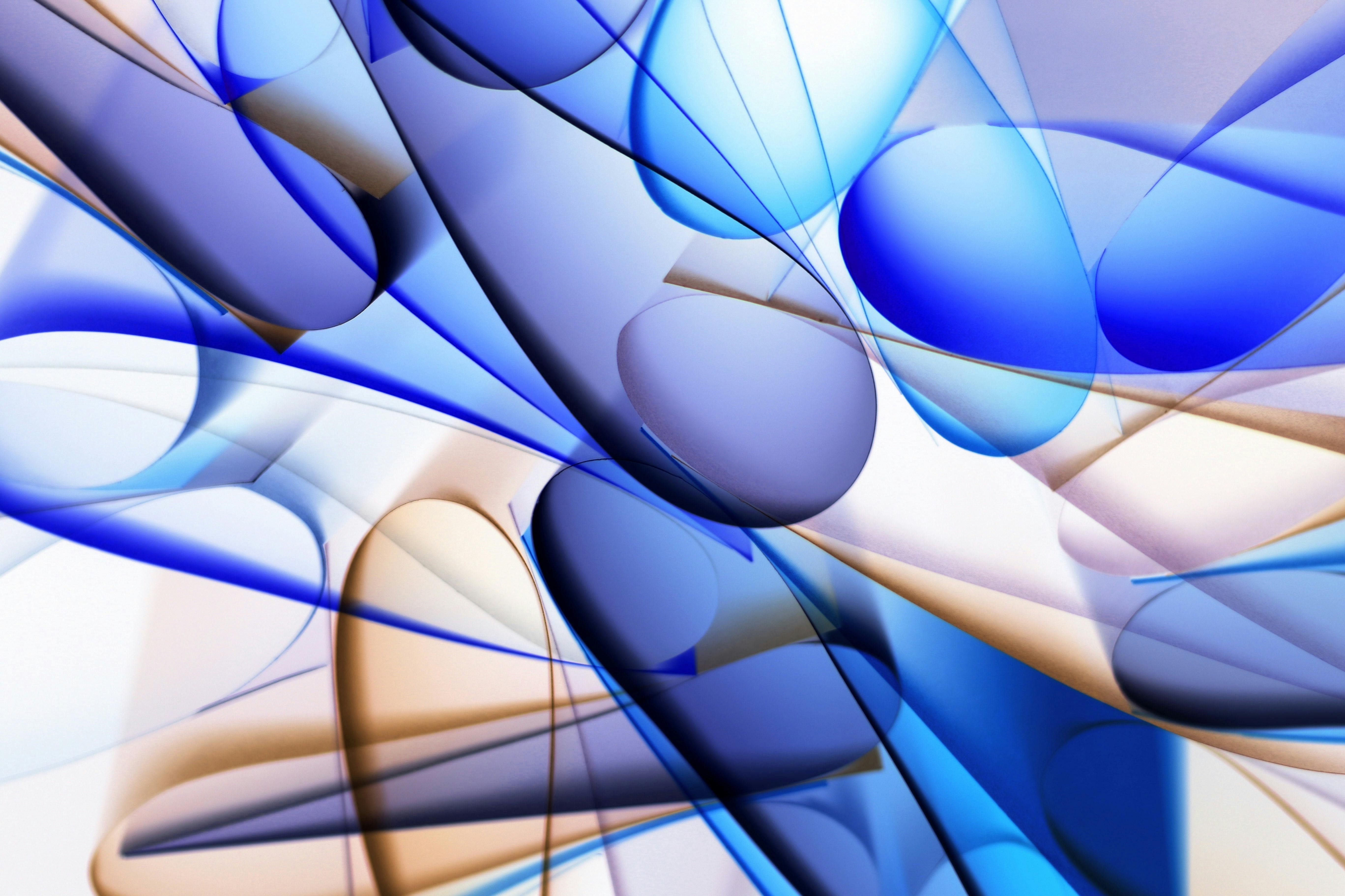 Kostenlos Farbenfrohe abstrakte Kunst mit blauen und braunen Kurven, die einen dynamischen Fluss und eine moderne Ästhetik erzeugen. Stock-Foto