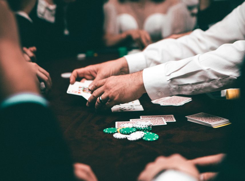Online Casino: Spielautomaten und Live-Spiele im Überblick