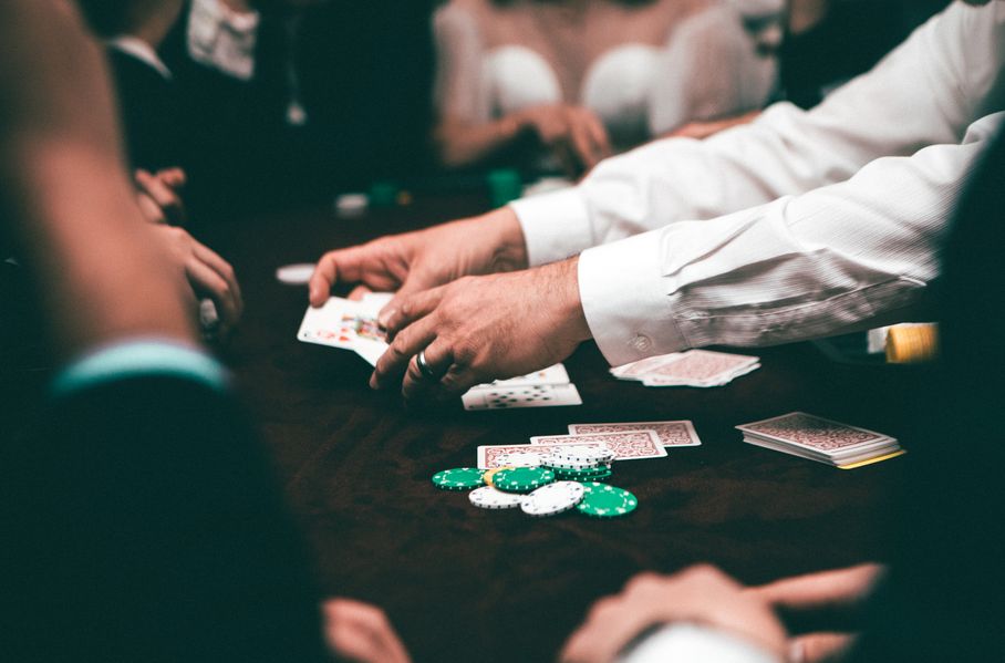 Online Casino: Spielautomaten und Live-Spiele im Überblick