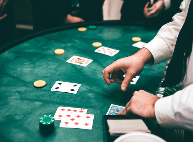 Online Casino: Spielautomaten und Live-Spiele im Überblick