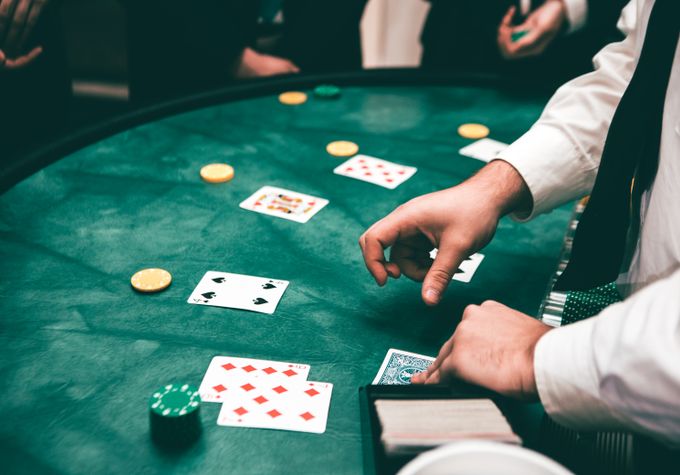 Online Casino: Spielautomaten und Live-Spiele im Überblick