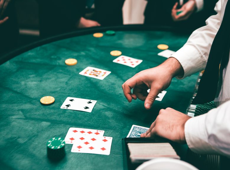 Online Casino: Spielautomaten und Live-Spiele im Überblick