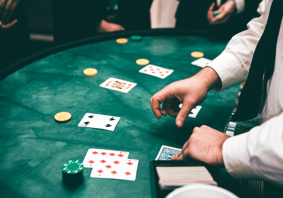 Online Casino: Spielautomaten und Live-Spiele im Überblick