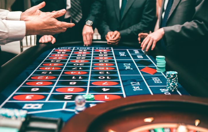 Online Casino: Spielautomaten und Live-Spiele im Überblick