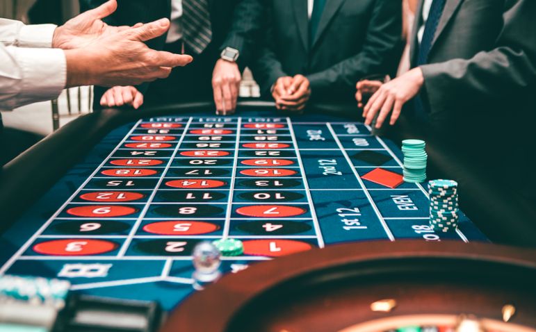 Online Casino: Spielautomaten und Live-Spiele im Überblick