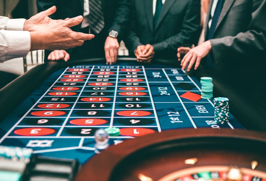 Vergleich zwischen traditioneller Spielbank und Online Casino