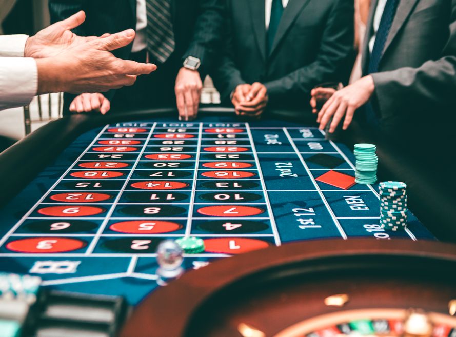 Online Casino: Spielautomaten und Live-Spiele im Überblick