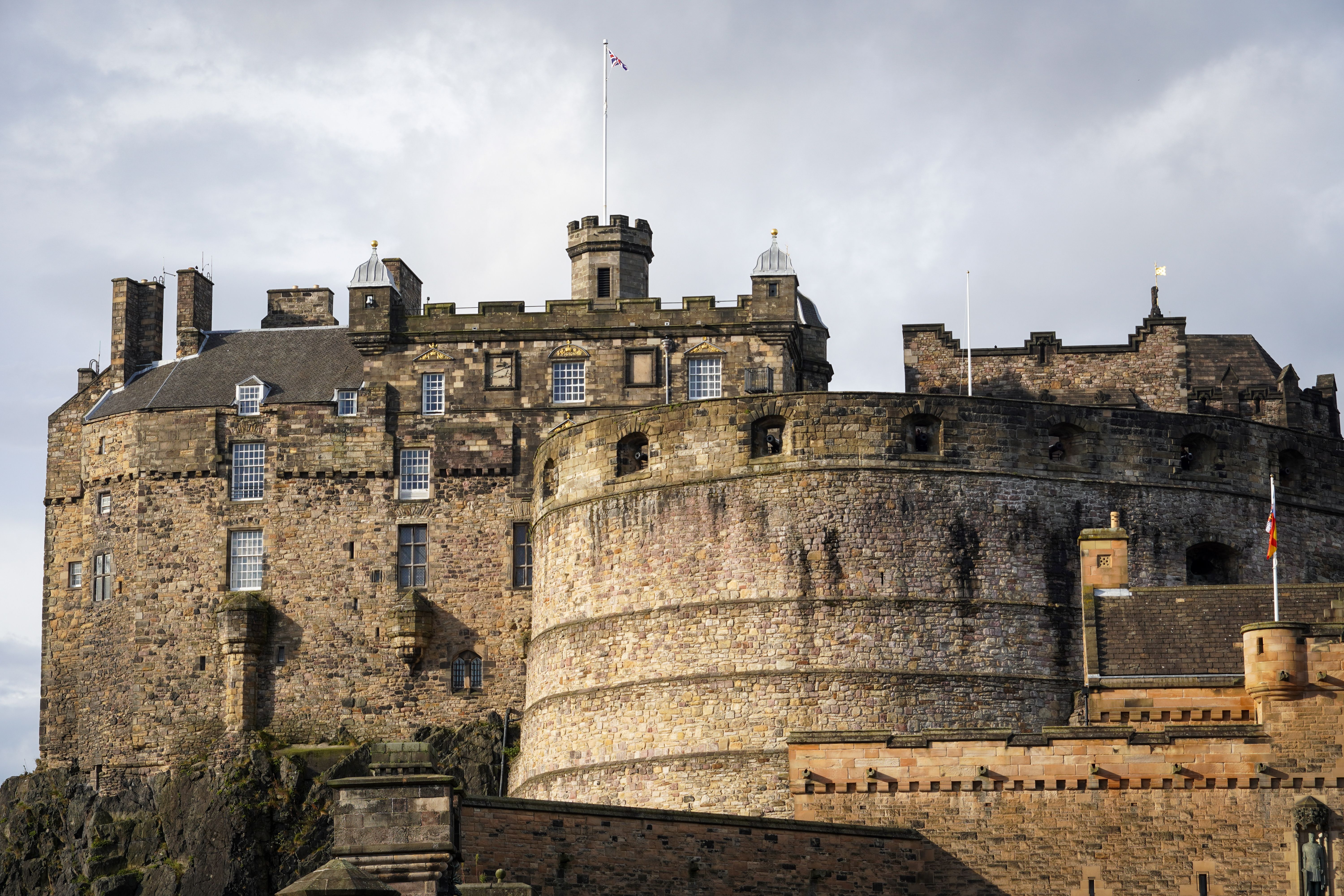 Edinburgh Travel Guide: Where to Eat, Stay & Explore