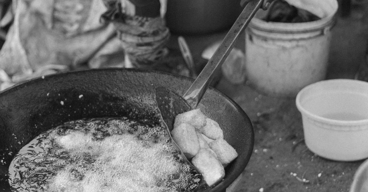 油市震盪 OPEC+傳再增產4月 國際油價應聲下滑