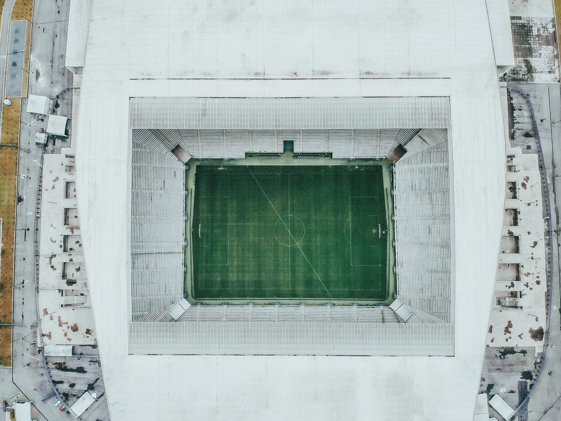 Vue aérienne d'un stade de football vide