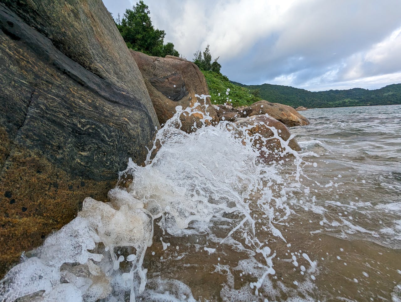 Tầm quan trọng của sự hài hước trong viết lách là gì?