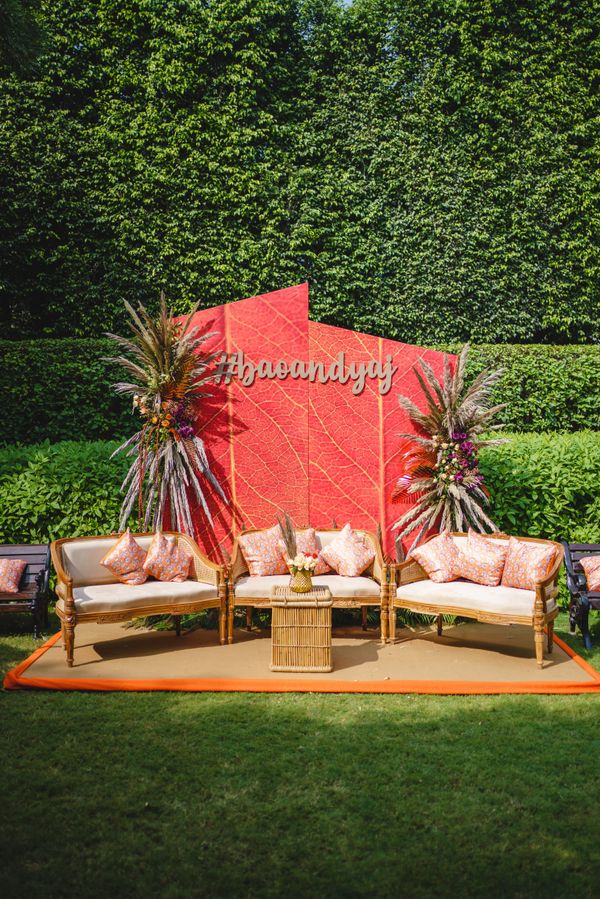 Sala lounge elegante para boda al aire libre