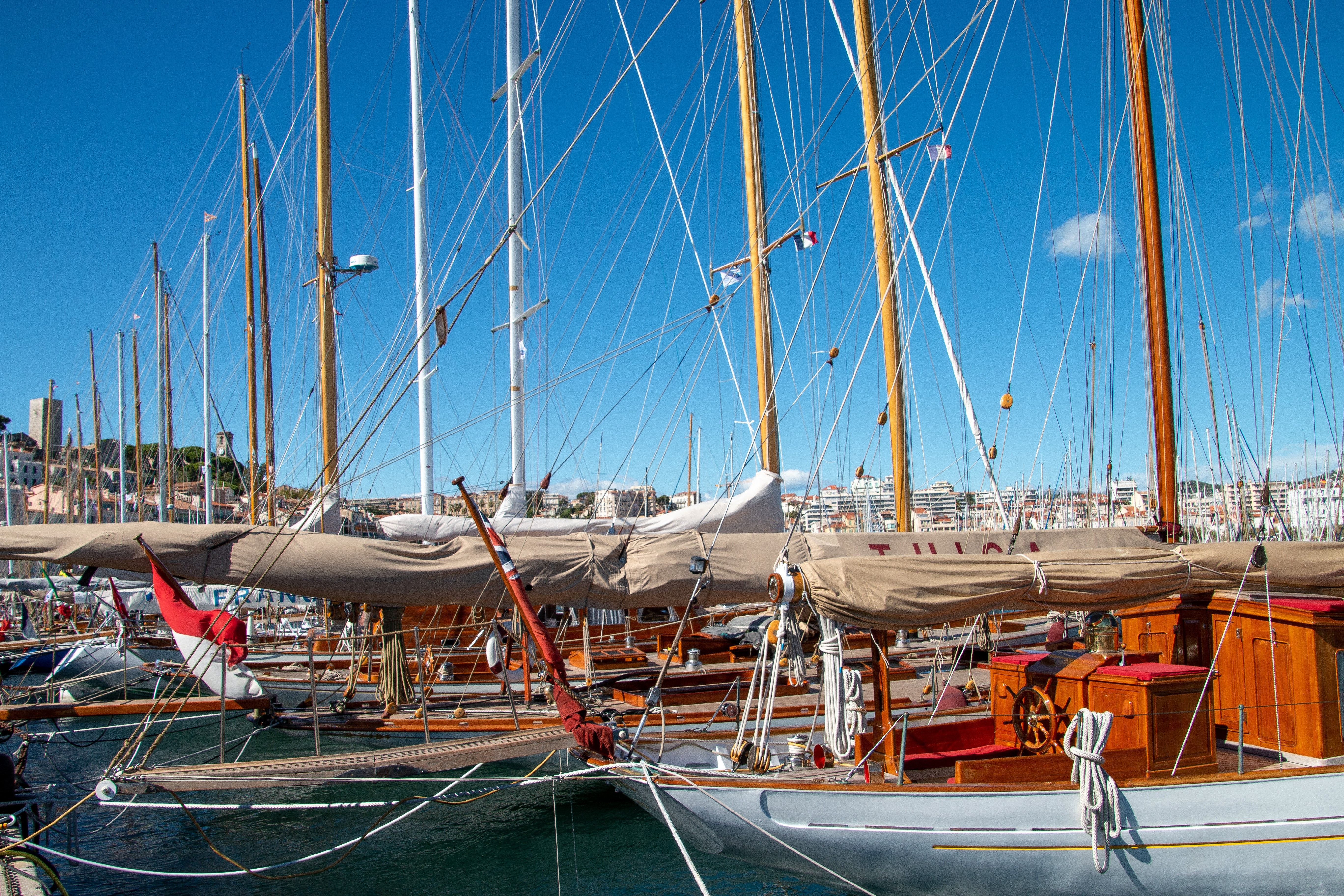 Voyage authentique en Europe : 23 cités des récits de marins et ports d’escale oubliés à explorer po