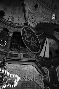 Explore the intricate architectural details of the historical Hagia Sophia interior in Istanbul, Türkiye.