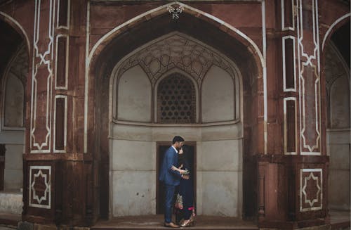 Ảnh lưu trữ miễn phí về Ấn Độ, cặp đôi ôm nhau, cặp vợ chồng ấn độ