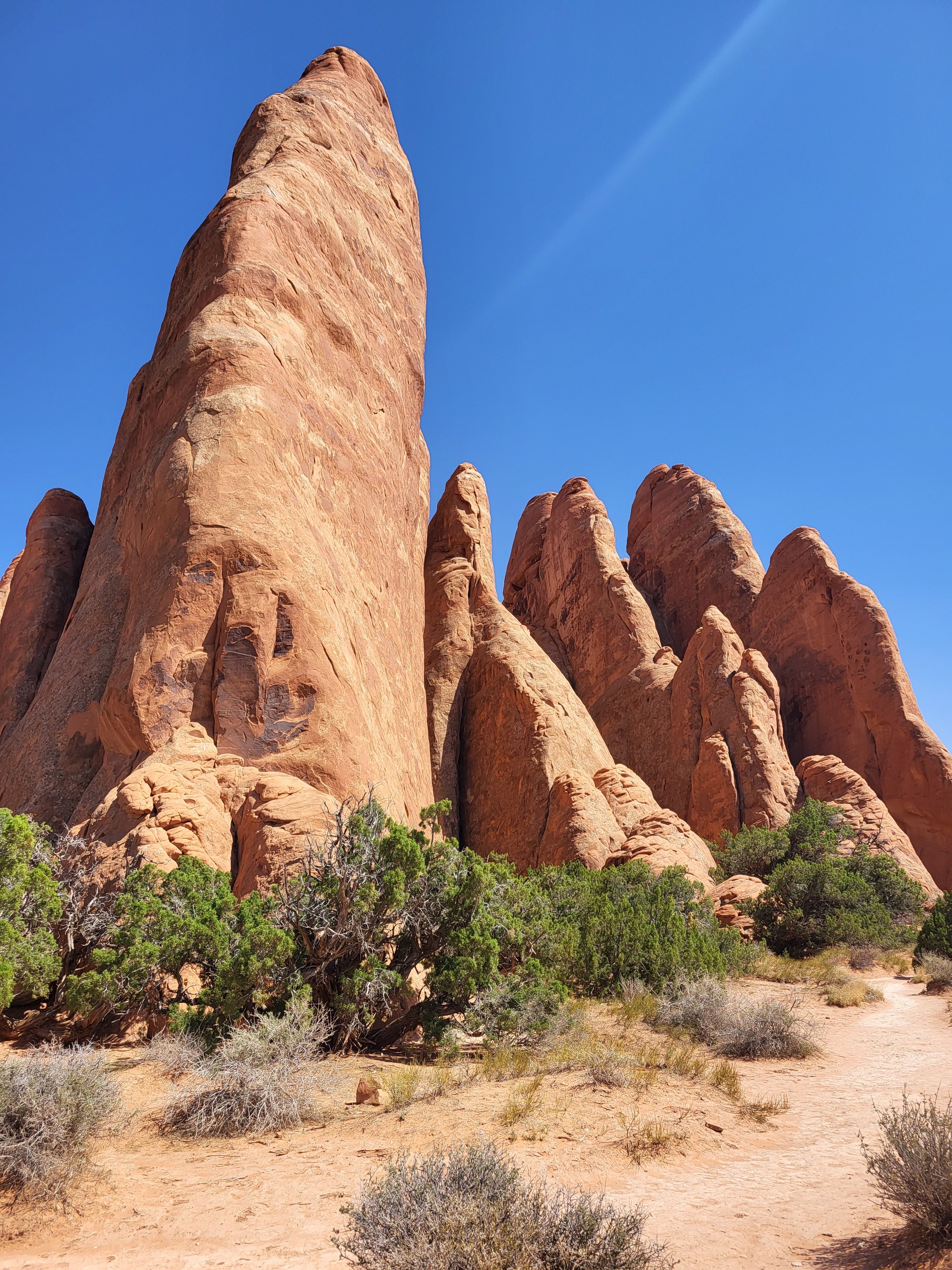 Majestic Red Rock Formations in Desert Landscape · Free Stock Photo