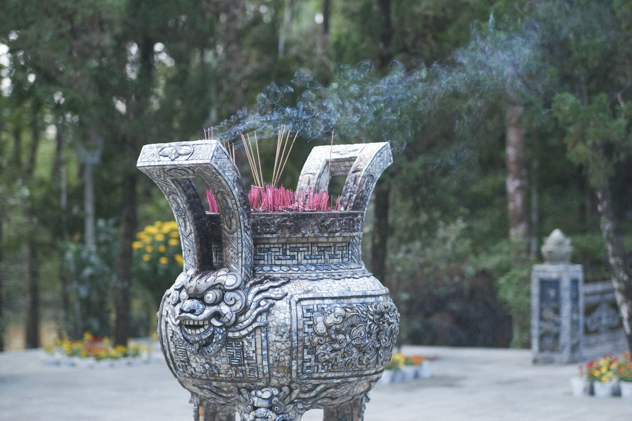 Viết bài văn nghị luận suy nghĩ về vai trò của sự lắng nghe trong cuộc sống