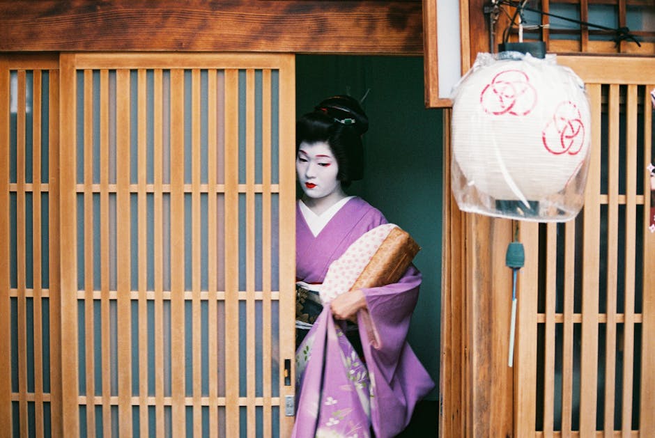 Miyagawa-cho Kamishichiken quiet geisha district