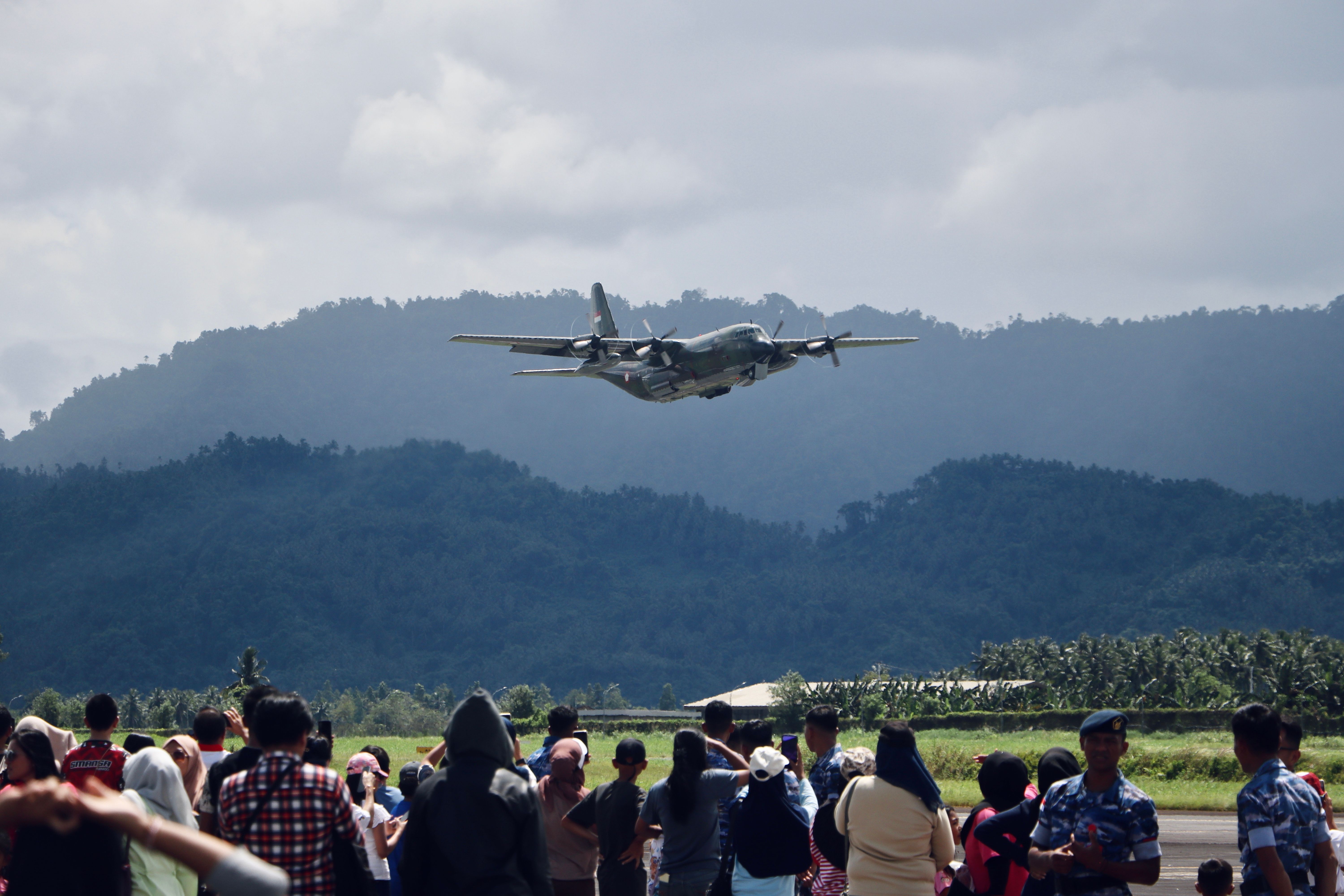 Aeroplane Taking Off Aesthetic Photos, Download The BEST Free Aeroplane