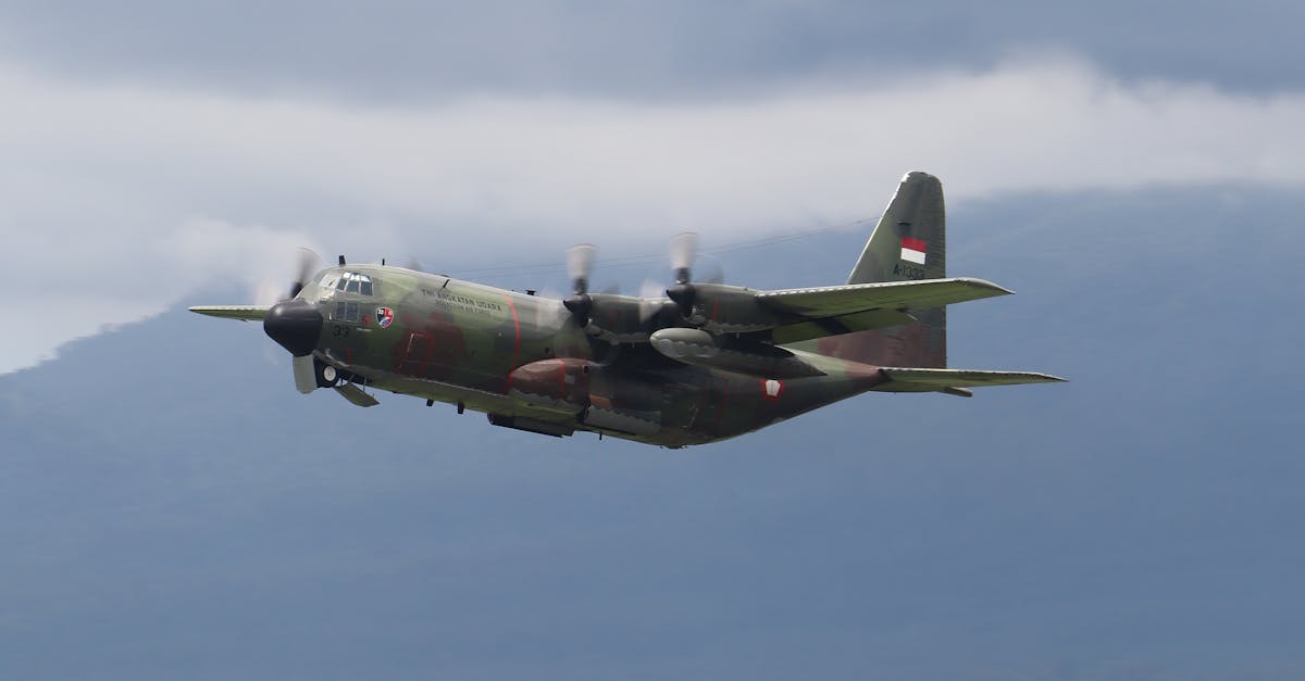 推軍人搭機優先升等商務艙掀熱議 苦苓直言 請賴總統別慷他人之慨