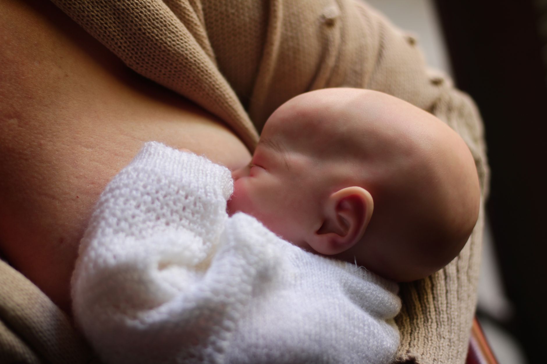 Breast Milk Pumping: When to Start and How to Do It Right for Your Baby
