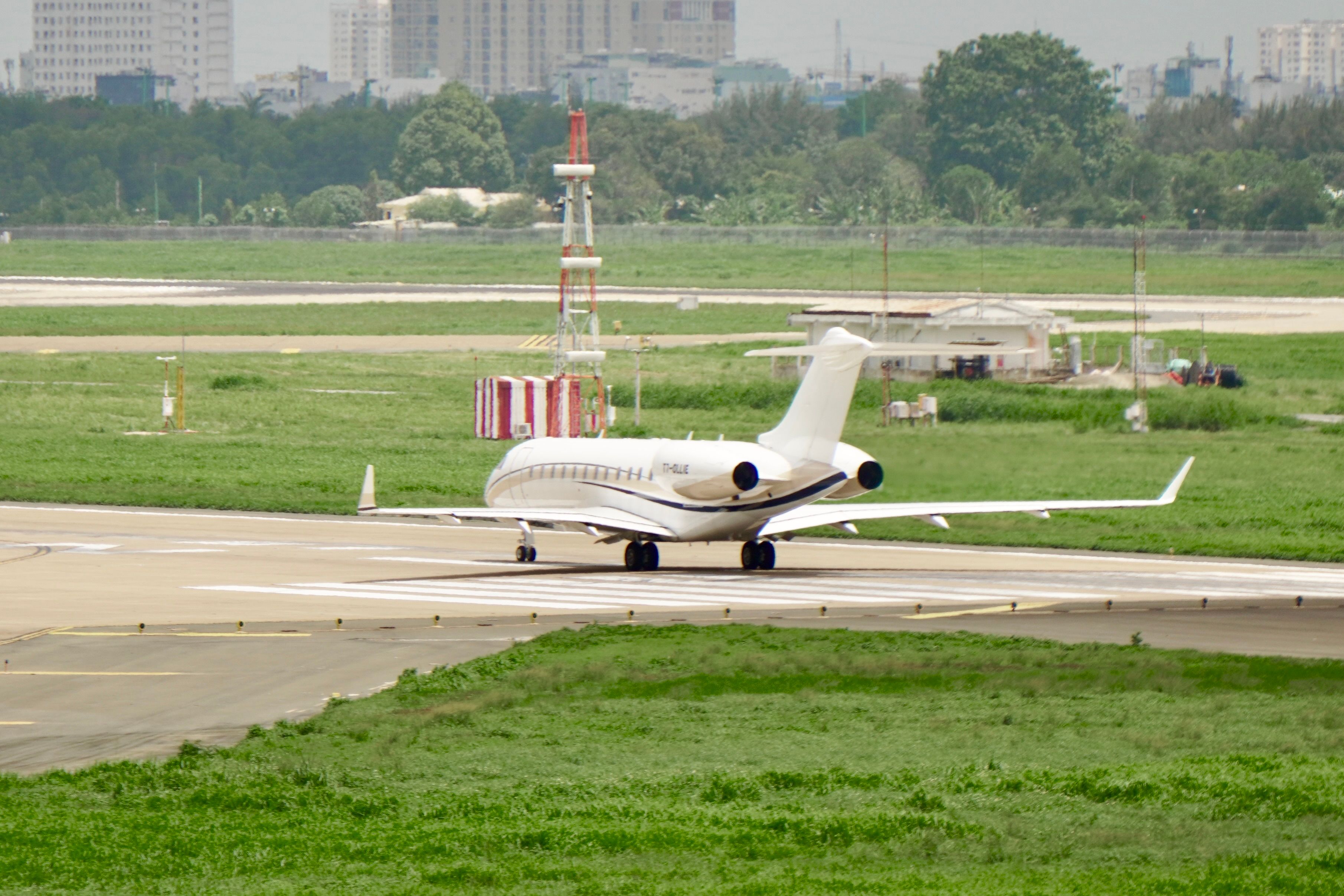 Albert Bray airport (LFAQ), Albert — private jet cleaning