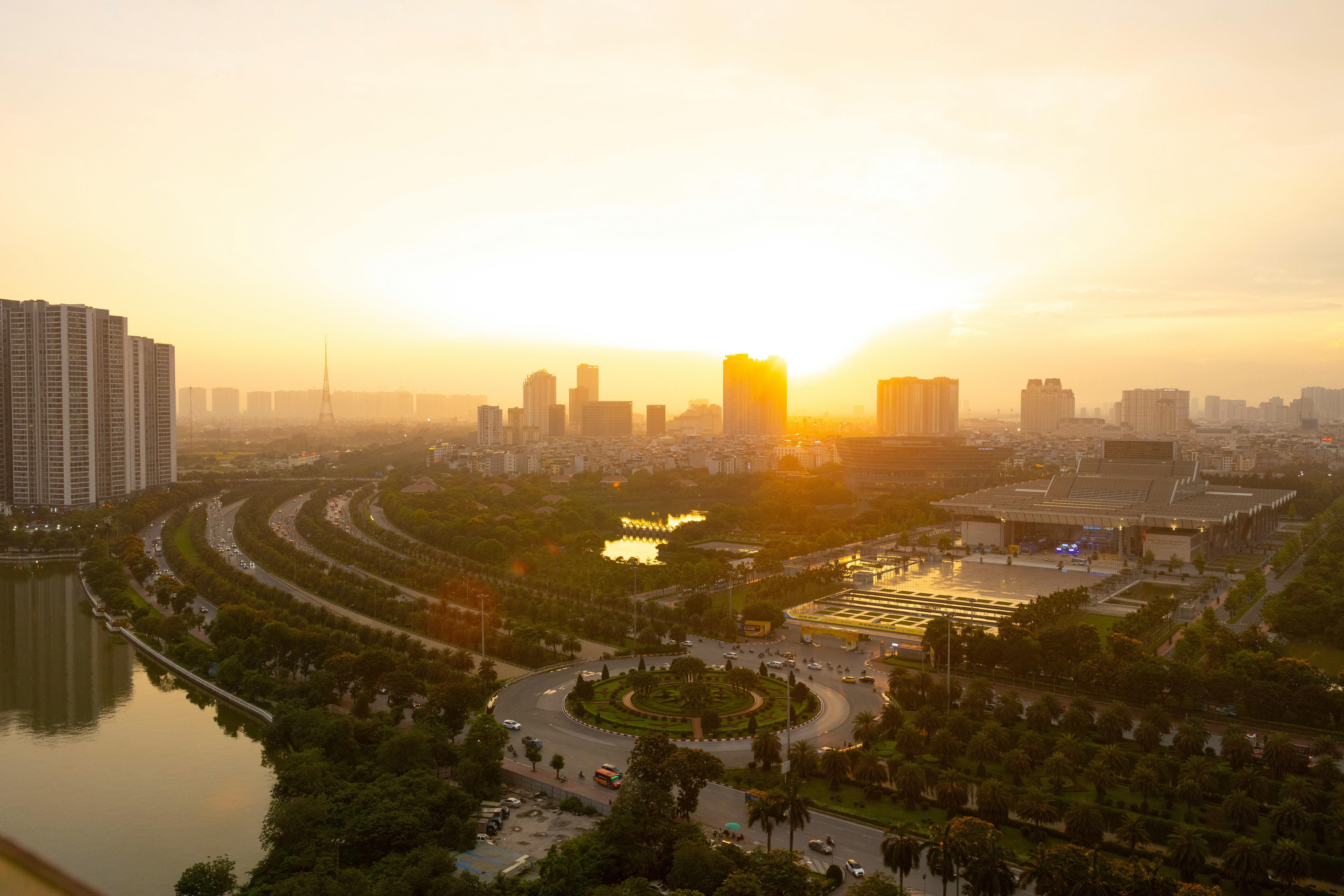 Hidden Secrets of Neural Network Optimization