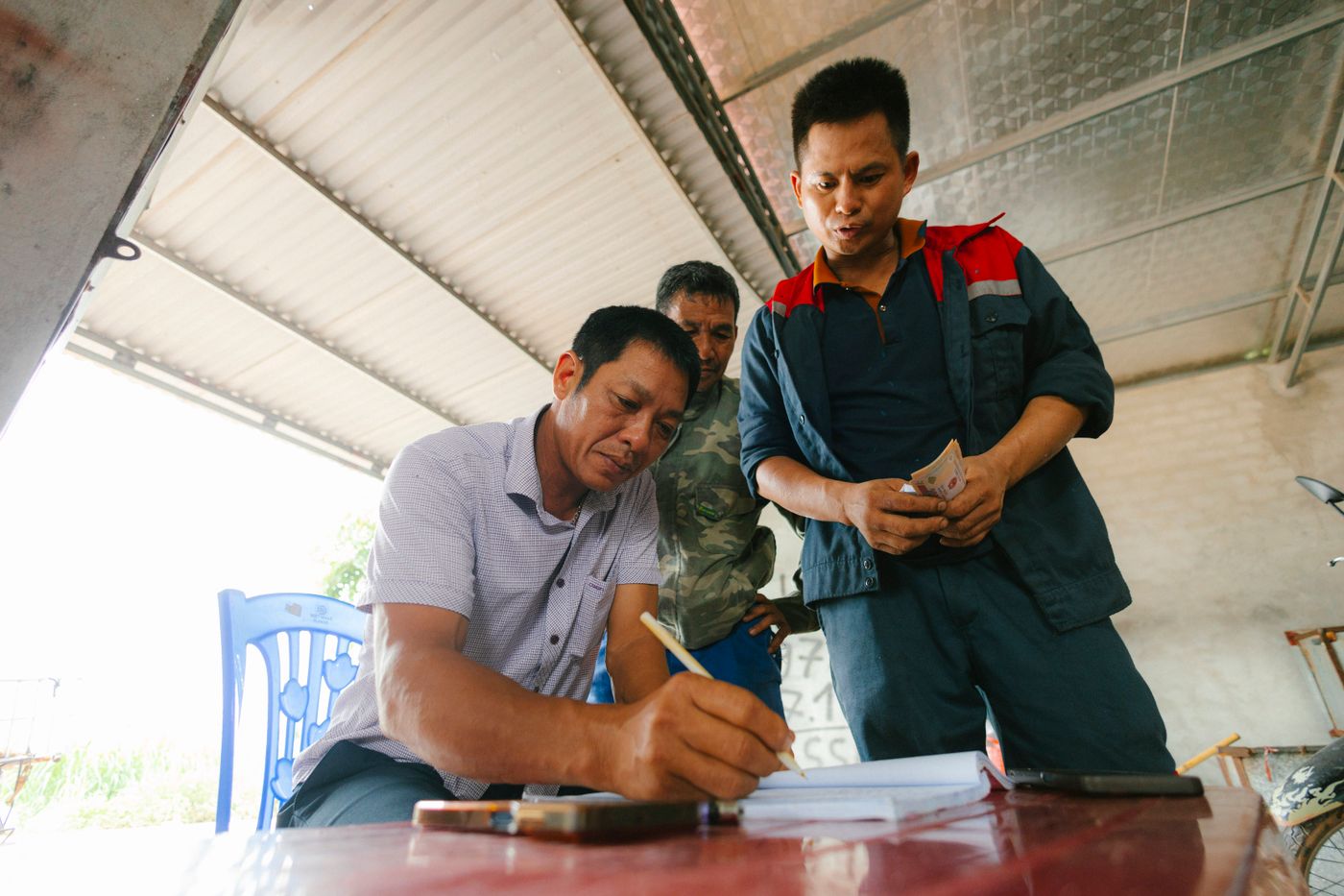 กรมประมงแล้วมีปัญหา? รวมสาเหตุ อาการ วิธีแก้ และวิธีป้องกัน