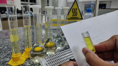 Free Análise Química de Espectrometria  Stock Photo