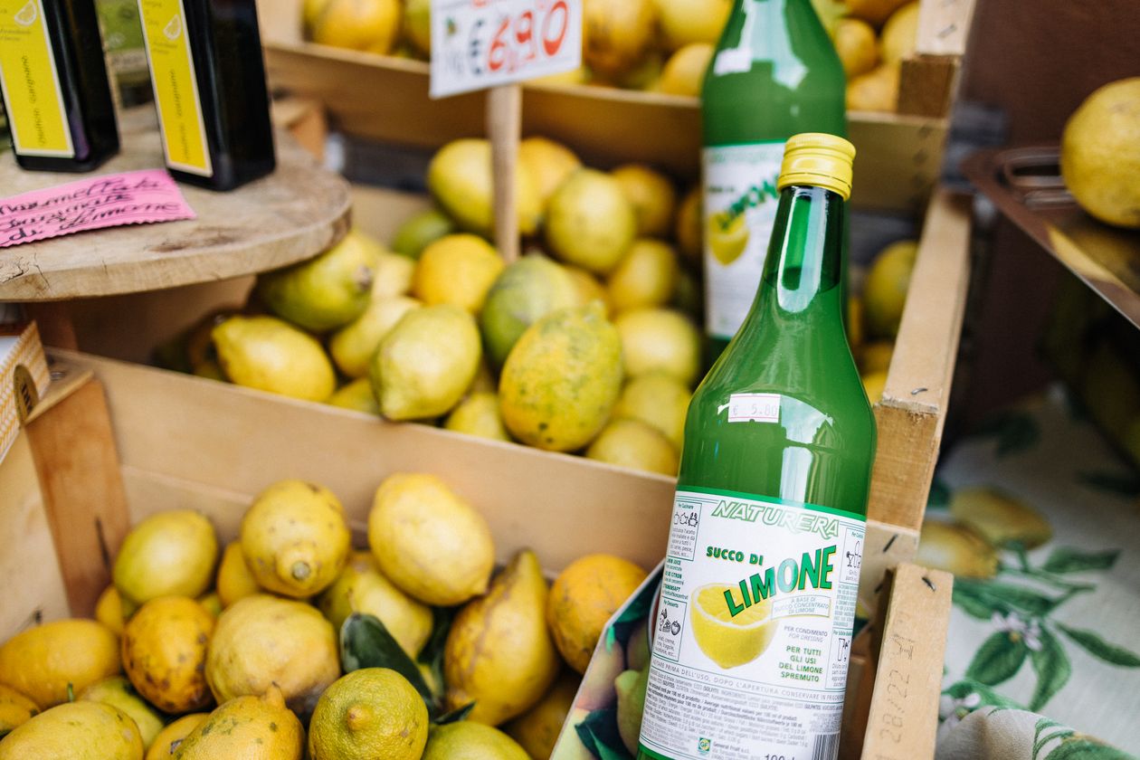 Η — Italian market — Limone + λεμόνια
