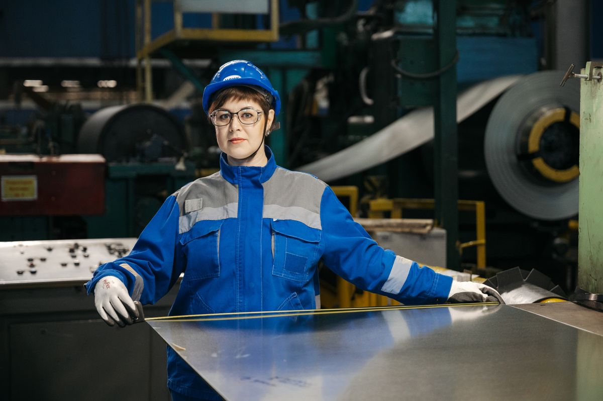 Industrial Worker in Blue Uniform at Factory · Free Stock Photo