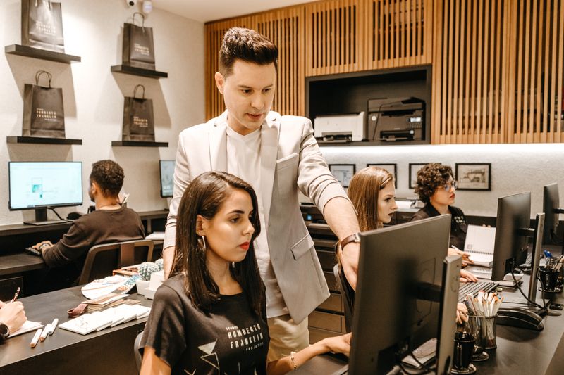 Como administrar uma empresa: controle financeiro e mais