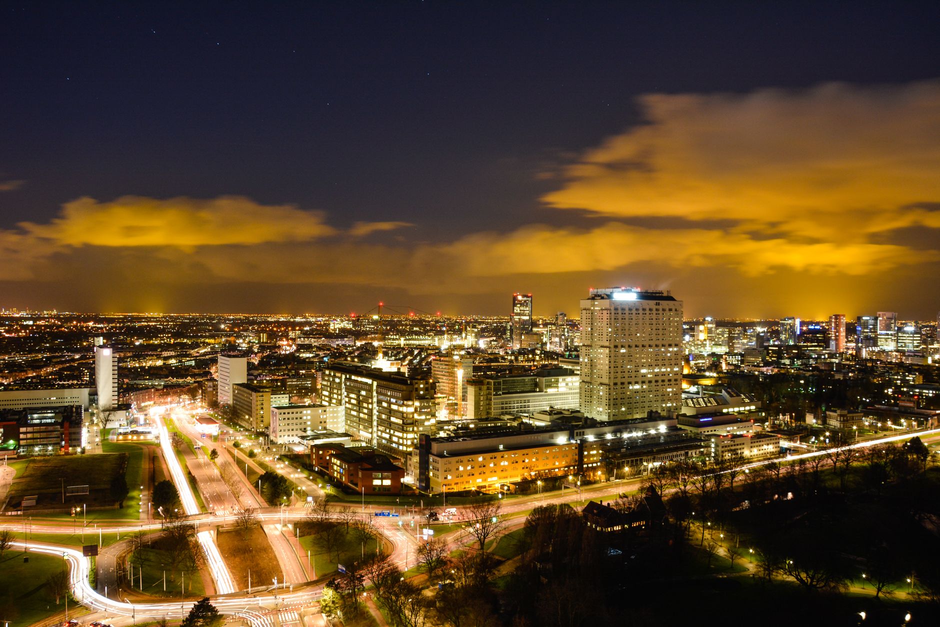 Rotterdam'da gece sokağa çıkma yasağı uygulanan mahalle