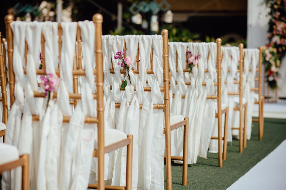 What Makes Anthropologie Chairs So Special, and How Can You Find an Affordable Anthropologie Chair Dupe?