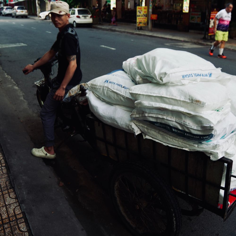 Edingale — man and van team loading a removal van