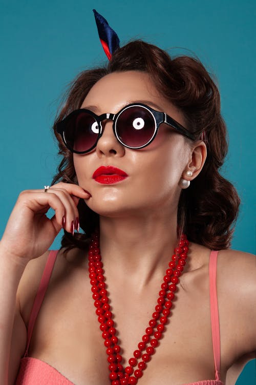 Glasses retro petite throat
