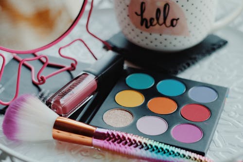 Eyeshadow Pallete, Makeup Brush and Lipstick 