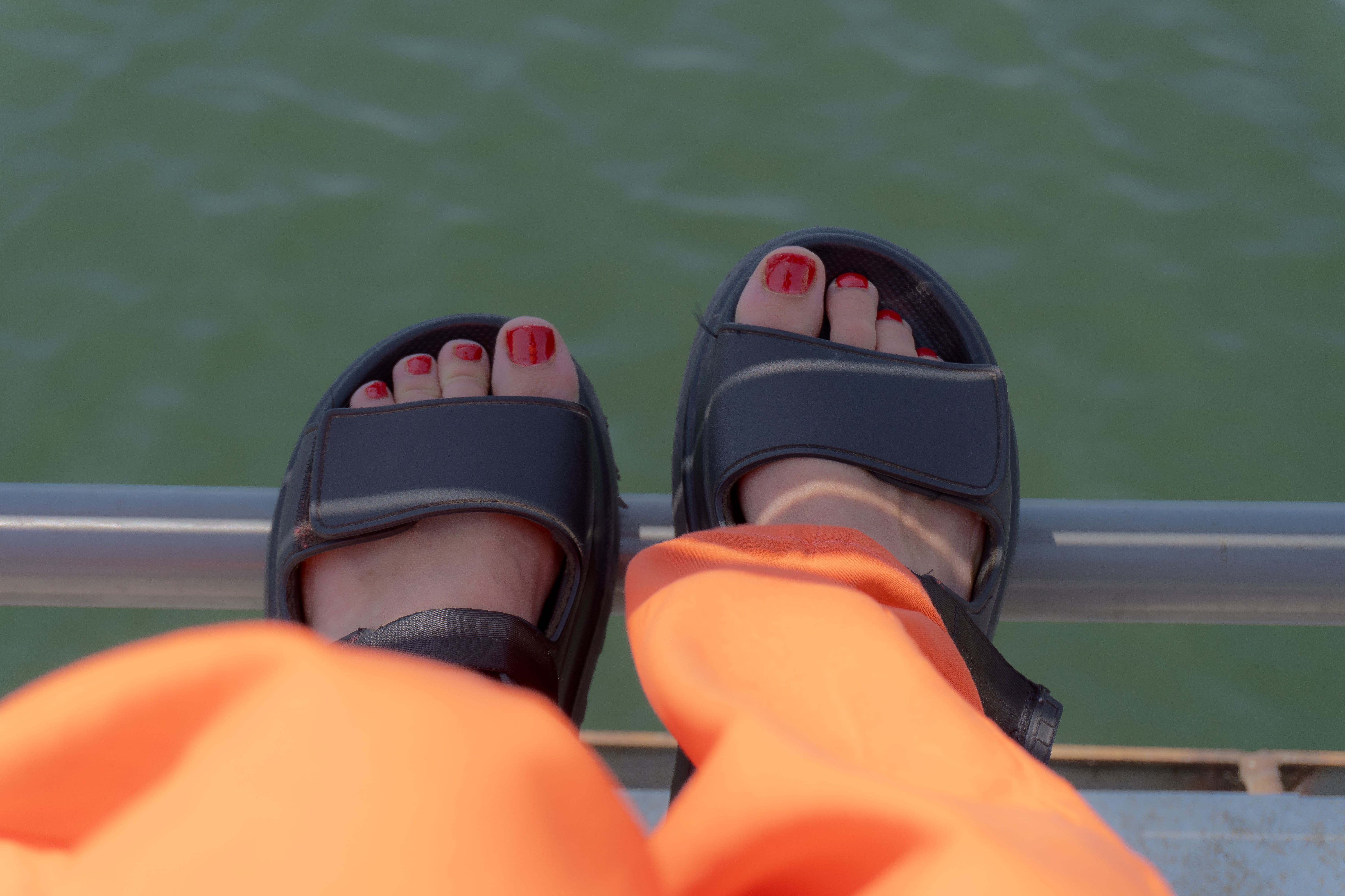 How Independent Beauty Pros Can Capitalize on the Barely-There Hiking Sandal Trend