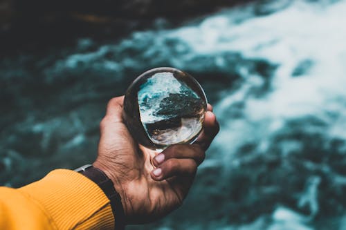 Gratis lagerfoto af glas, hånd, holde