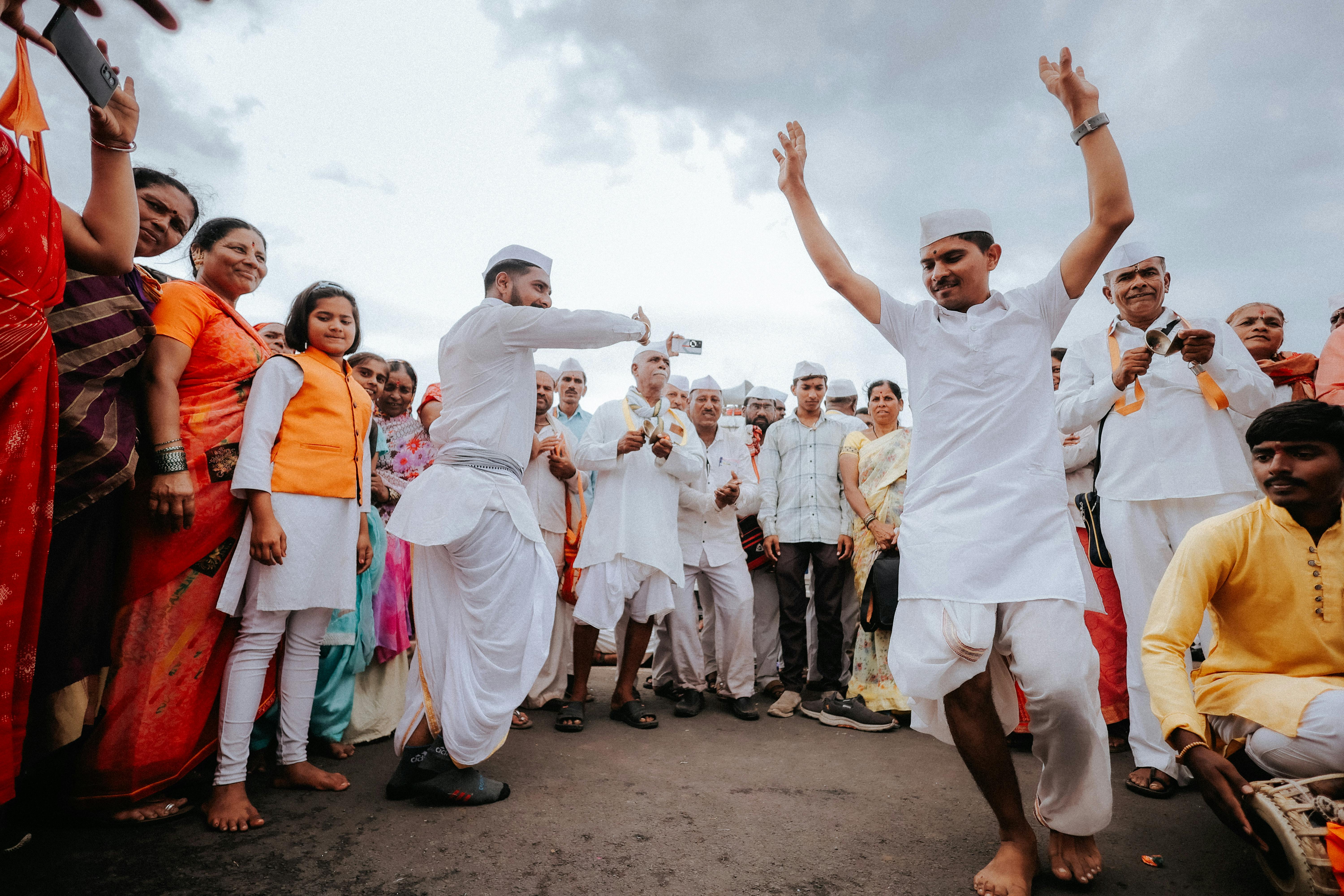 Hindutva not only a lifestyle, but a mindset, says RSS General Secretary Dattatreya Hosabale — Photo by Pratik  Patil on Pexe