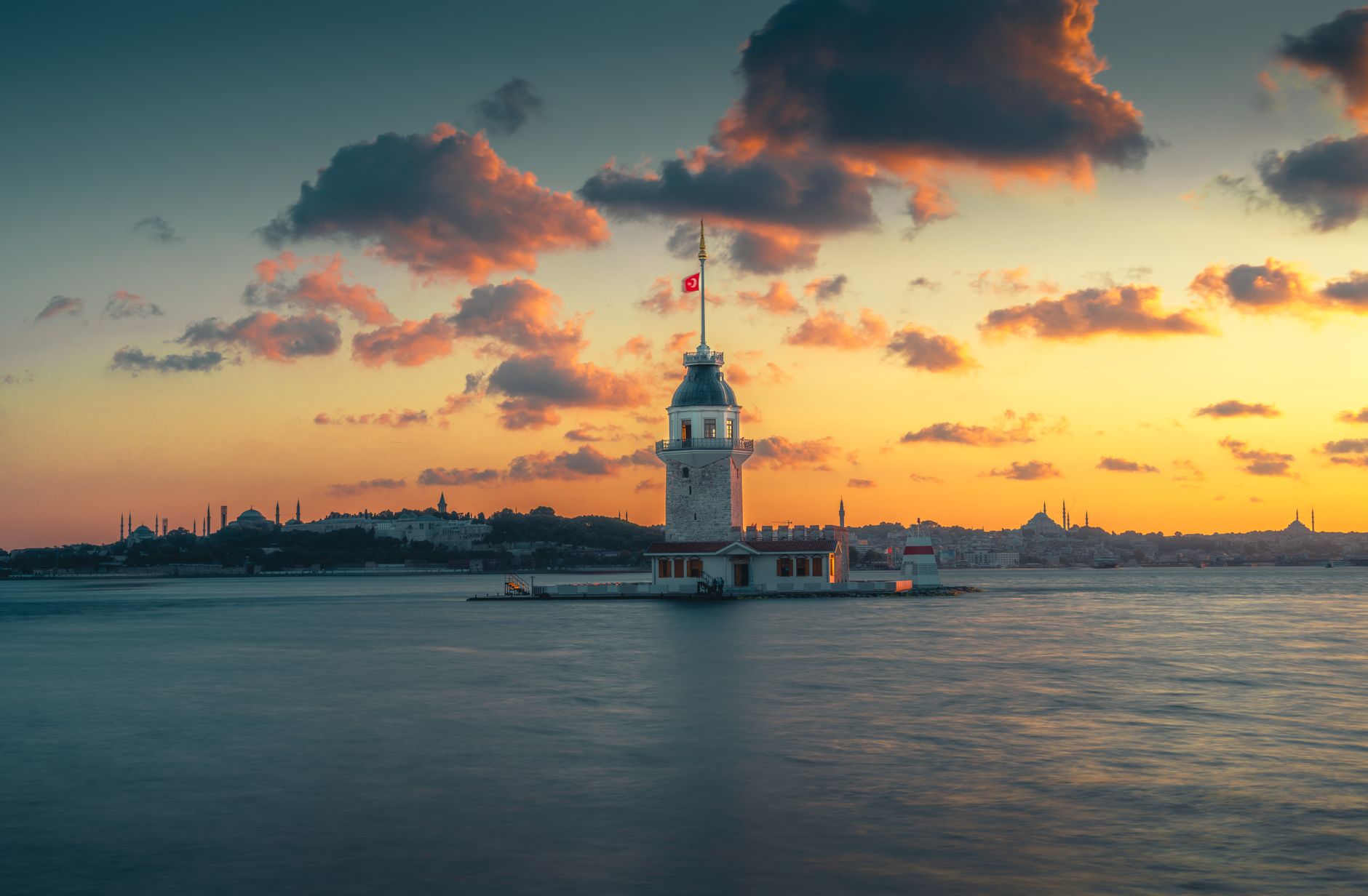 https://images.pexels.com/photos/32867194/pexels-photo-32867194.jpeg?auto=compress&cs=tinysrgb&dpr=2&h=650&w=940