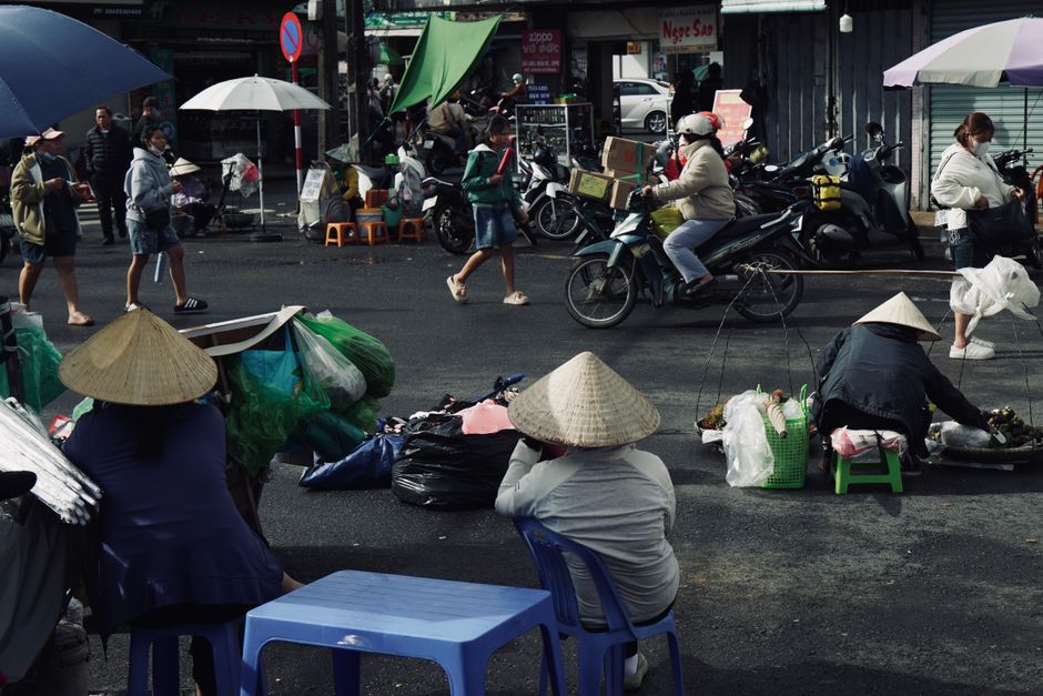 daily reset surface everyday scene lifestyle photo 1