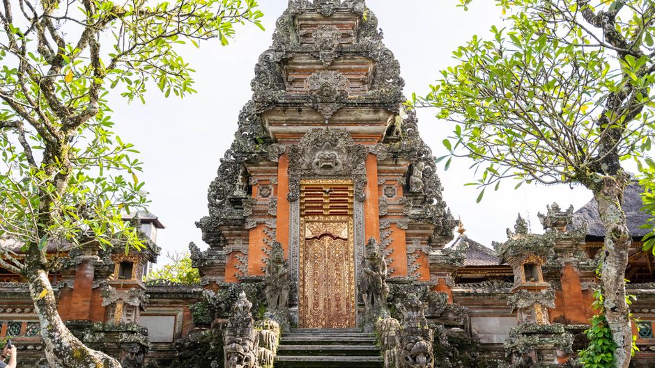 what is the famous temple ubud, bali?