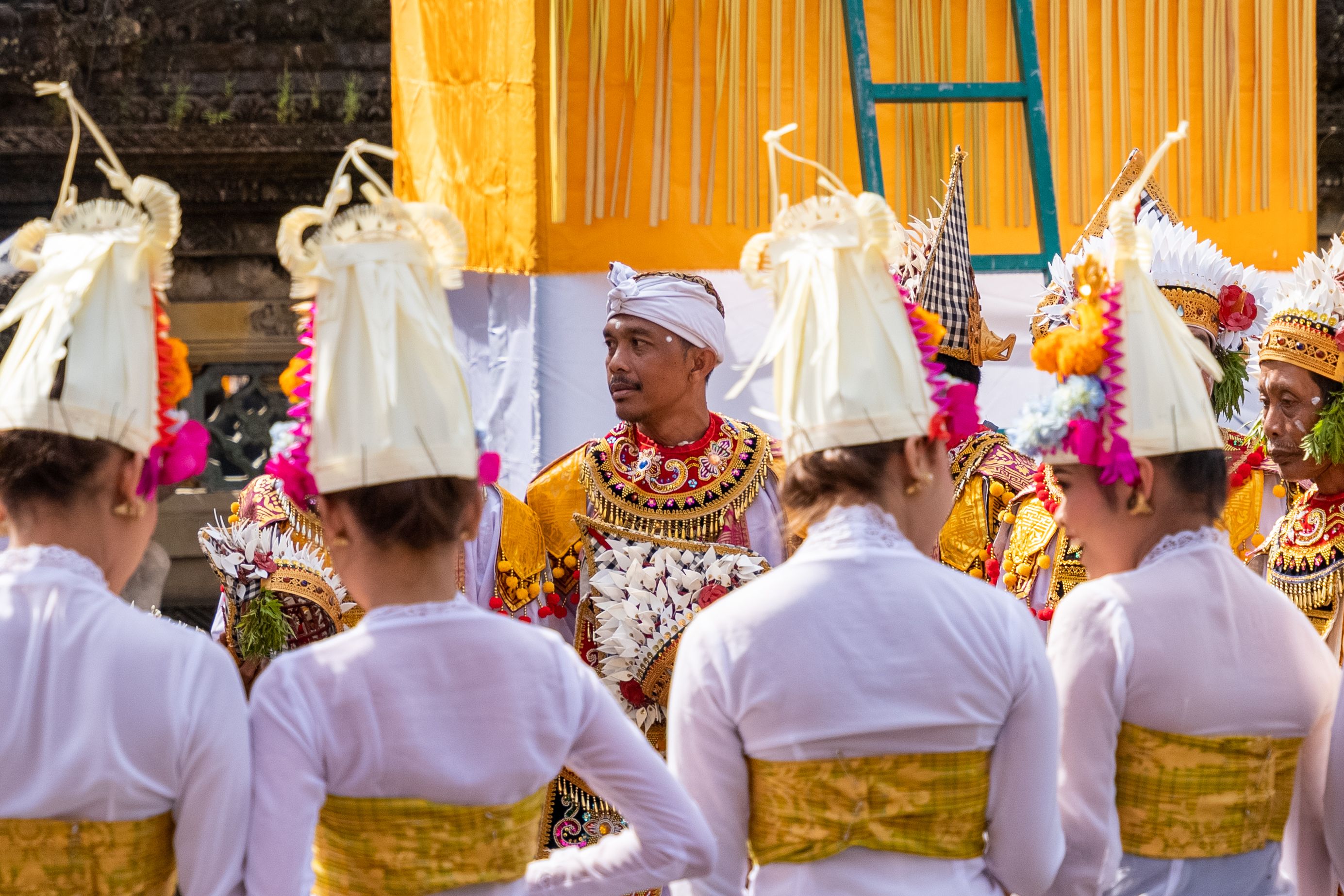 Colorful traditional Balinese ceremony showcasing vibrant costumes and cultural expressions.