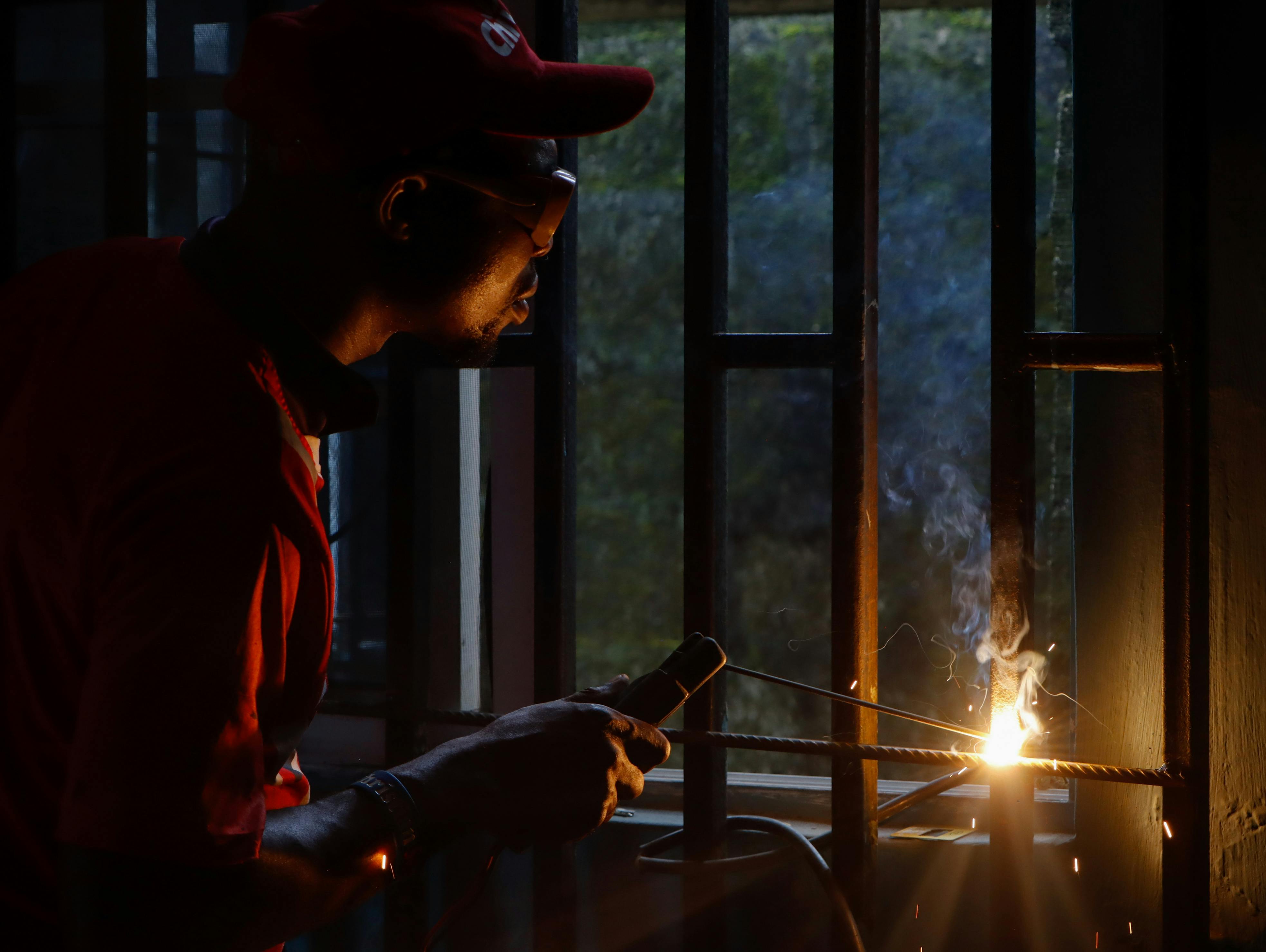 6. Kutipan Pakar Industri