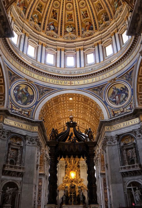 Free Marvel at the stunning architecture and art of Saint Peter's Basilica, a masterpiece in Vatican City. Stock Photo